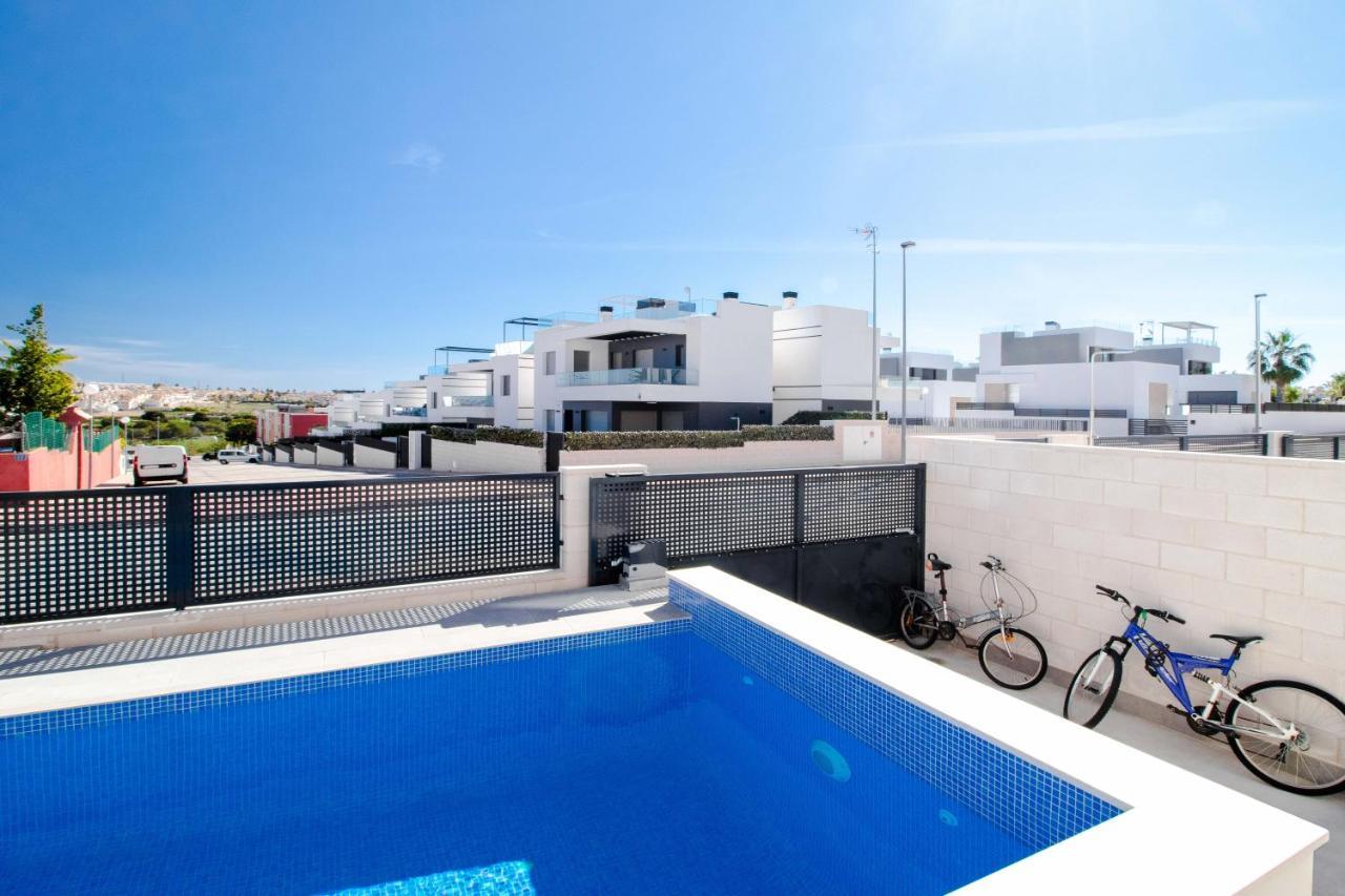 Villa De Lujo Con Piscina Οριουέλα Εξωτερικό φωτογραφία