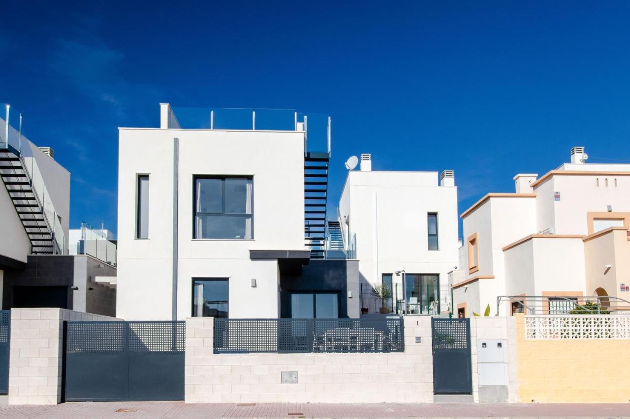 Villa De Lujo Con Piscina Οριουέλα Εξωτερικό φωτογραφία