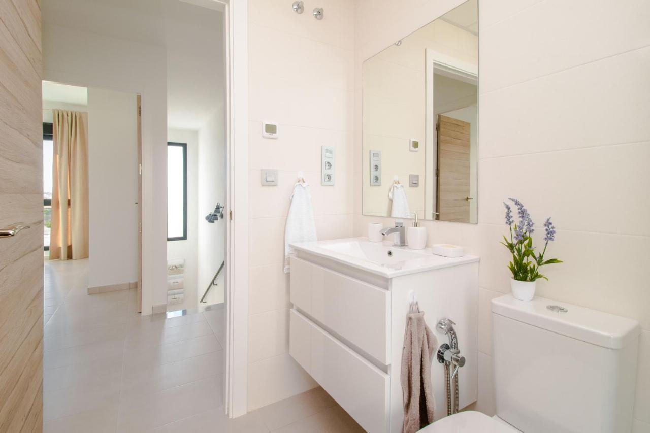 Villa De Lujo Con Piscina Οριουέλα Εξωτερικό φωτογραφία
