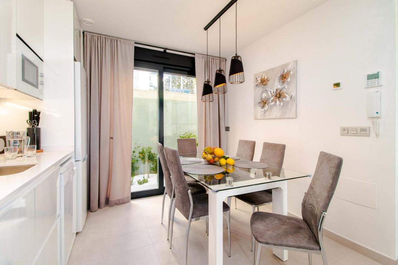 Villa De Lujo Con Piscina Οριουέλα Εξωτερικό φωτογραφία
