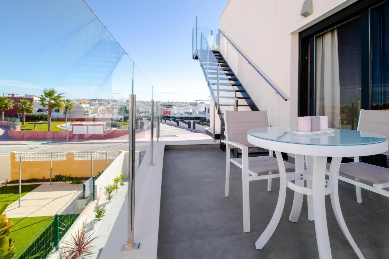 Villa De Lujo Con Piscina Οριουέλα Εξωτερικό φωτογραφία